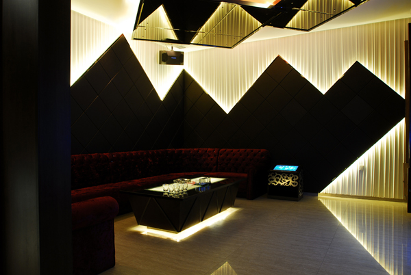 新天地KTV設(shè)計(jì)案例賞析 取傳統(tǒng)裝飾設(shè)計(jì)之“形”“神”