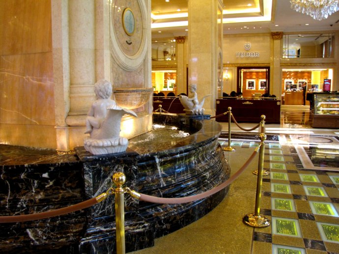 感受帝王之尊的氣派 澳門(mén)英皇娛樂(lè)會(huì)所設(shè)計(jì)賞析