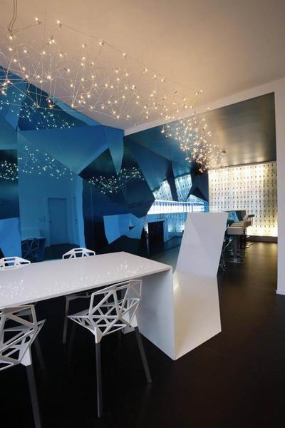 灰雁伏特加酒吧設(shè)計(jì) 盡情體會(huì)鏡面游戲的樂(lè)趣