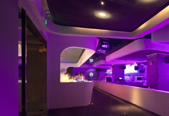 LEVEL CLUB酒吧設(shè)計(jì) 極簡主義帶出與眾不同的品位
