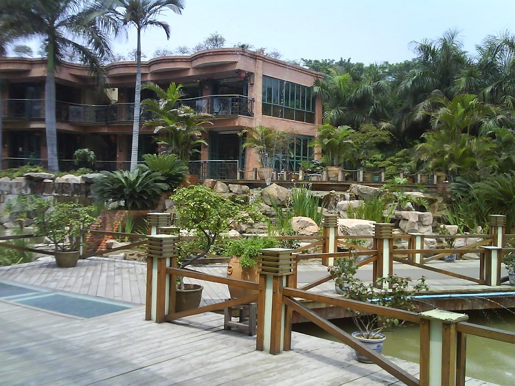 中國園林式的廣州留芳園酒吧設計圖欣賞