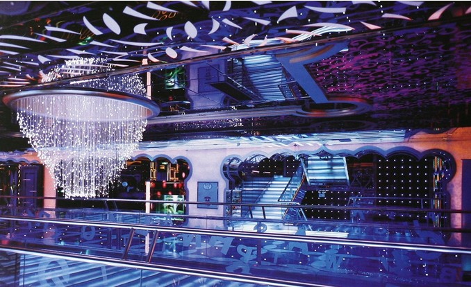 California Sun娛樂(lè)會(huì)所設(shè)計(jì) 用色彩喚起情緒