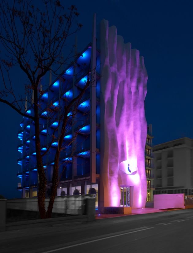 多變的“空間豪宅” i-SUITE酒店設(shè)計(jì)效果圖欣賞