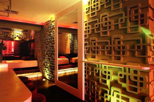 集中了各種鮮艷的顏色 MINT酒吧設(shè)計效果圖欣賞