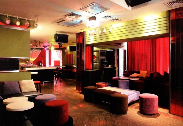 集中了各種鮮艷的顏色 MINT酒吧設(shè)計效果圖欣賞