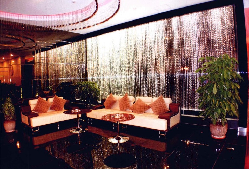 廣東江門KTV設計 時尚與優(yōu)雅的完美結合