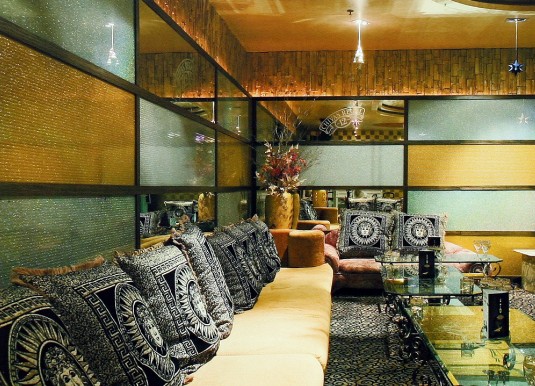 名殿?yuàn)蕵窌?huì)所